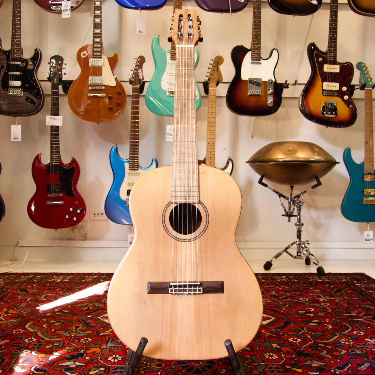 Byron Music Home Page Ron Berry Custom Built Spanish Guitars - Casurina Back &amp; Sides/Riveroak Top - Byron Music