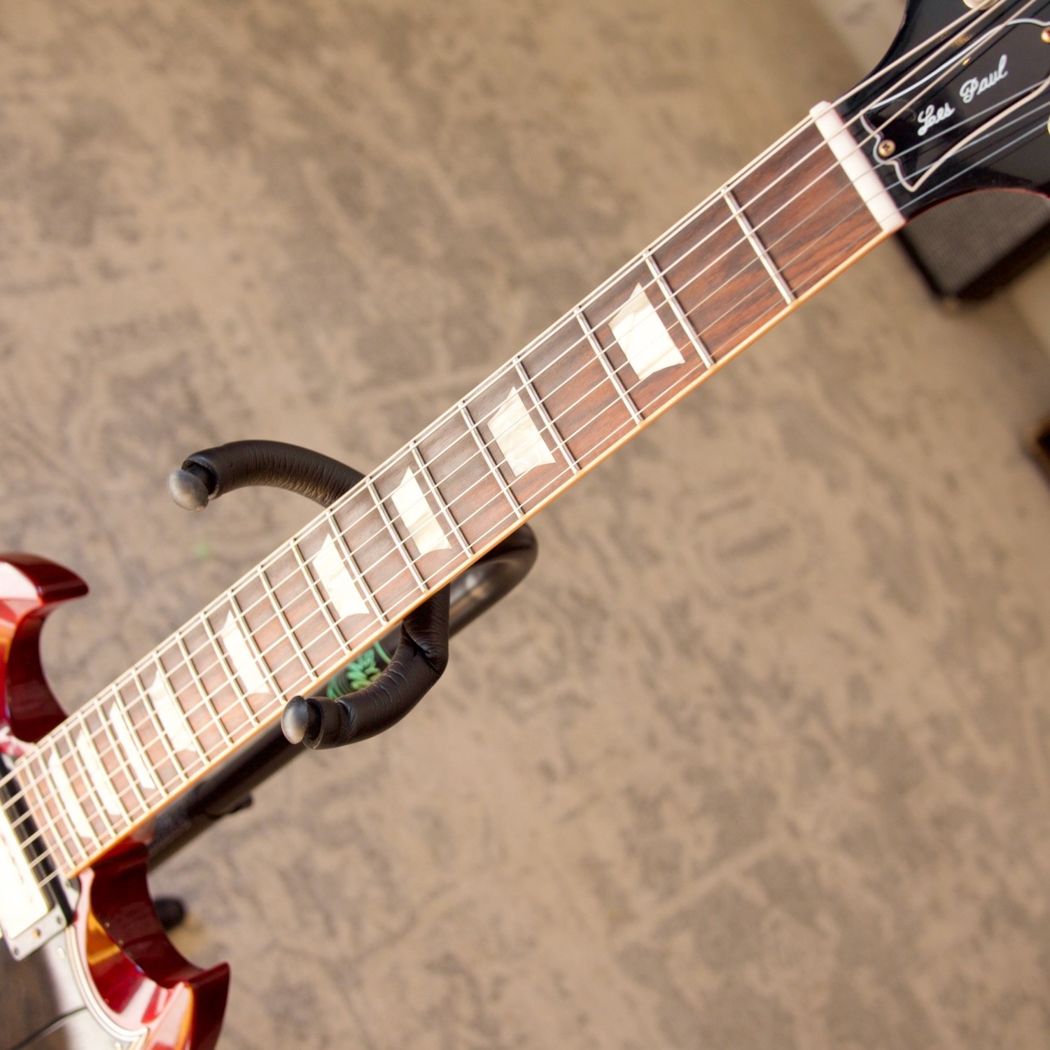 Gibson Les Paul SG 60th Anniversary Les Paul Signature Maestro Electric Guitar Cherry with Original Hard Case (Pre-Loved) - Image 4