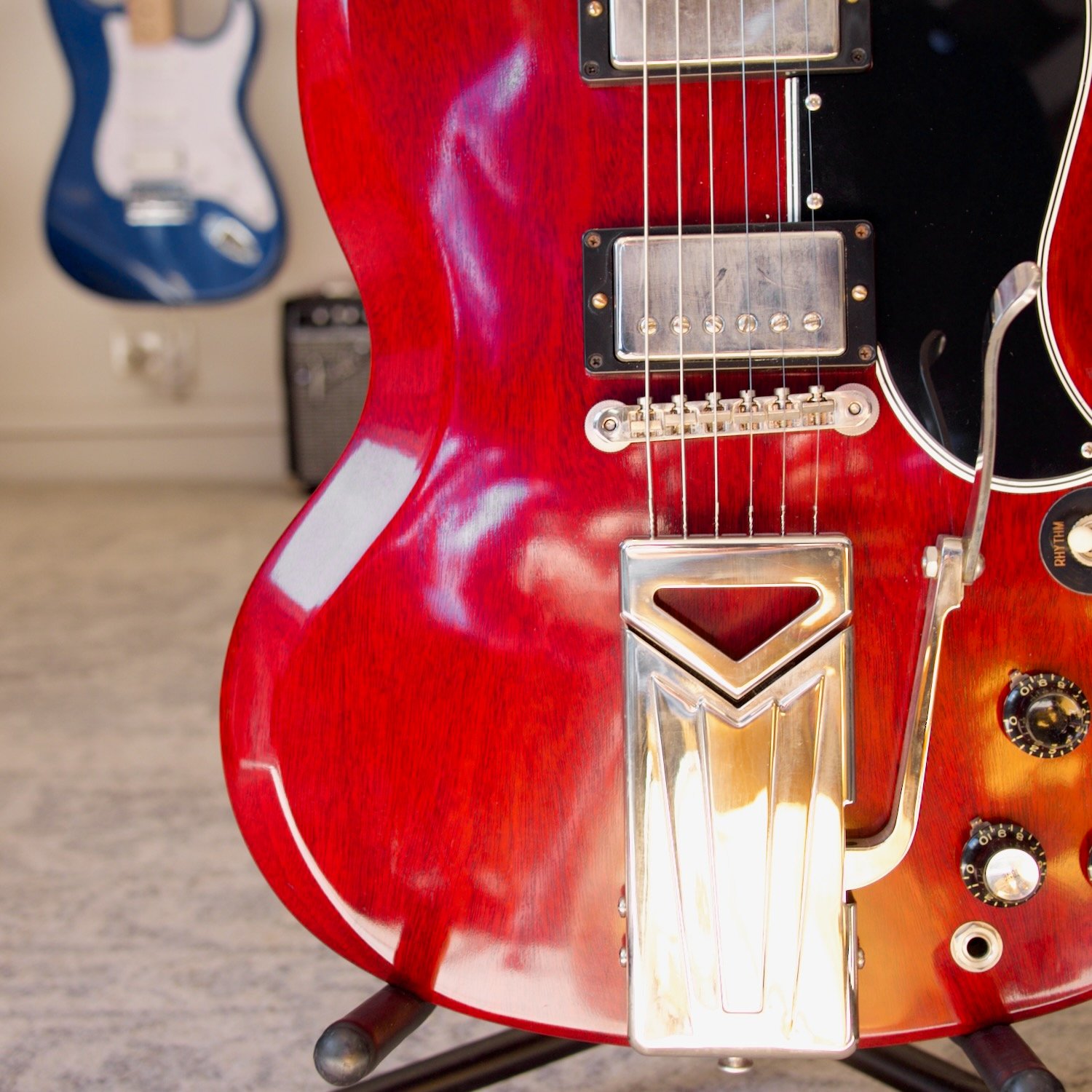 Gibson Les Paul SG 60th Anniversary Les Paul Signature Maestro Electric Guitar Cherry with Original Hard Case (Pre-Loved) - Image 7