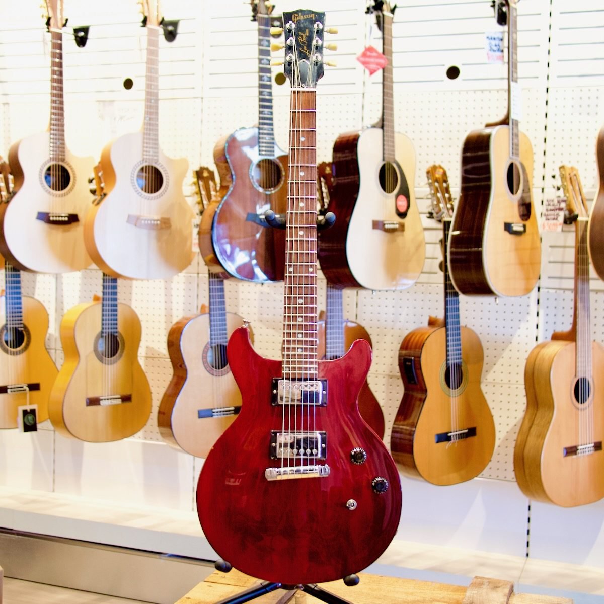 USED GIBSON LES PAUL DOUBLE CUT 1993 WINE RED WITH HARD CASE