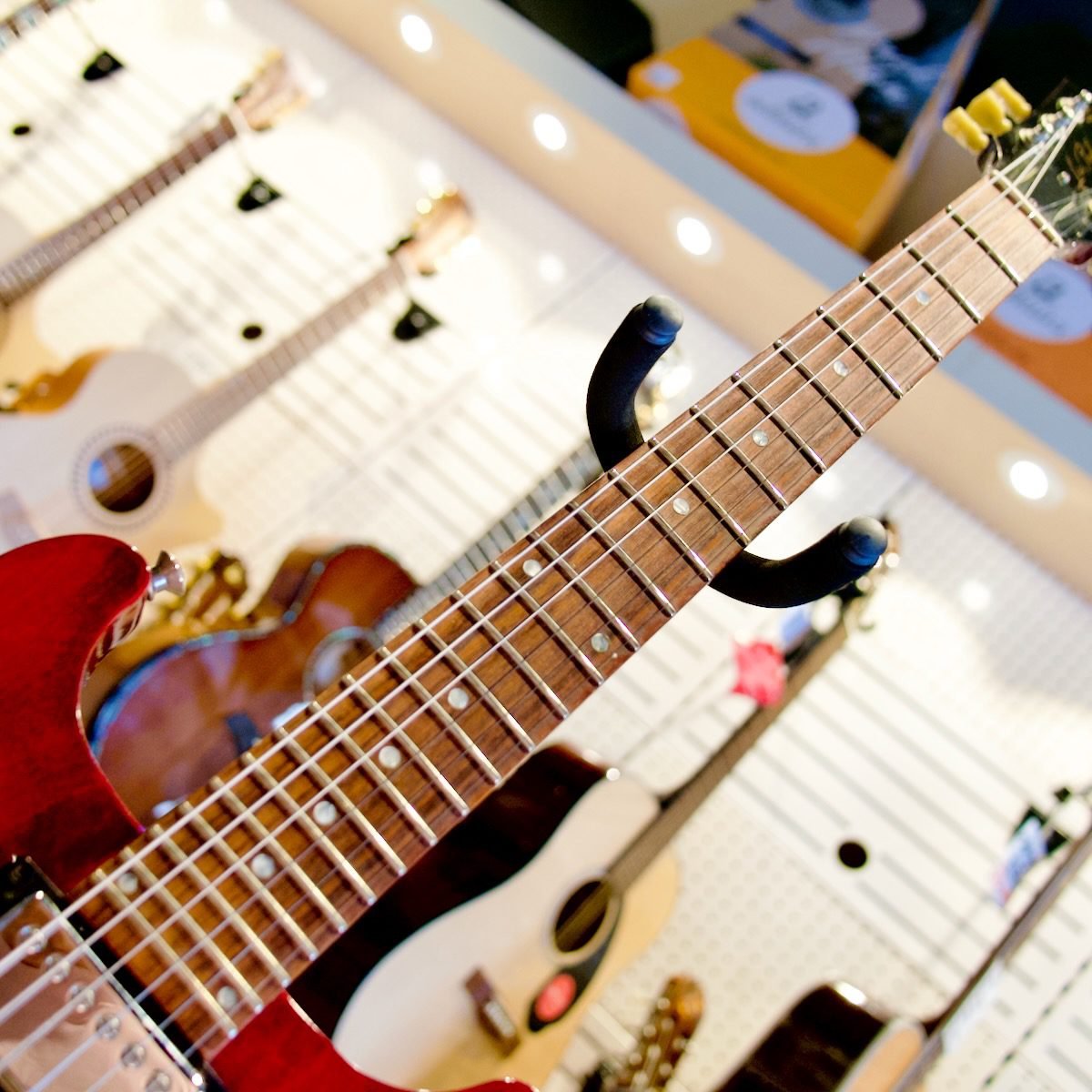 USED GIBSON LES PAUL DOUBLE CUT 1993 WINE RED WITH HARD CASE - Image 4