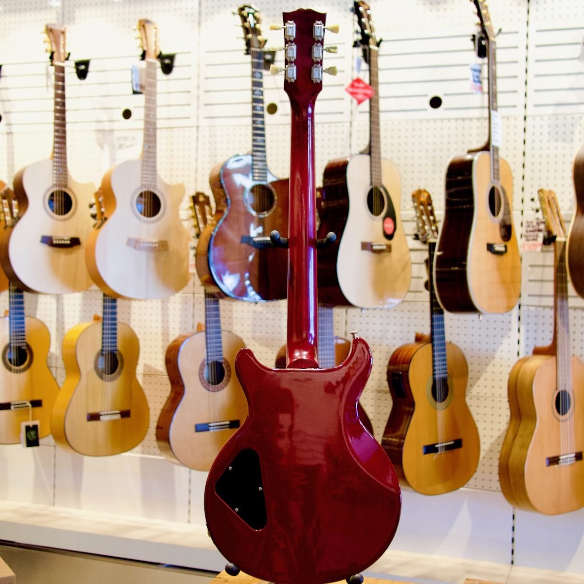 USED GIBSON LES PAUL DOUBLE CUT 1993 WINE RED WITH HARD CASE - Image 2