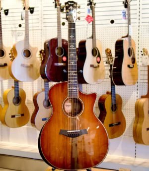 Taylor 914CE-LTD Grand Auditorium Acoustic Guitar in Hardcase* - KOA/REDWOOD