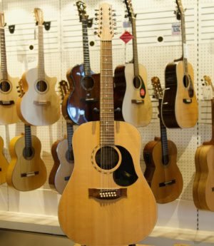 Pre-Loved Maton EM425-12 12 String Acoustic Guitar with Pickup