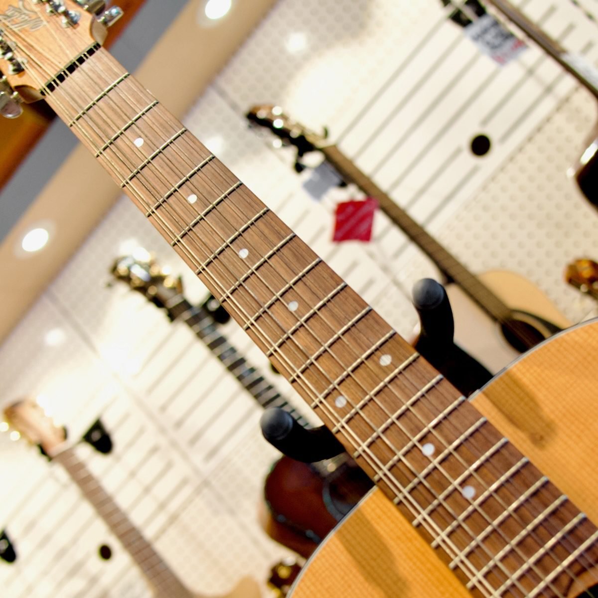 Pre-Loved Maton EM425-12 12 String Acoustic Guitar with Pickup - Image 5