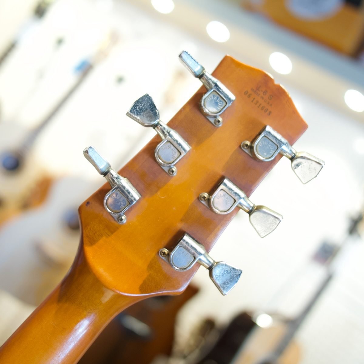 Pre-Loved Gibson L6-S Custom 1977 Electric Guitar in Hardcase - Image 16