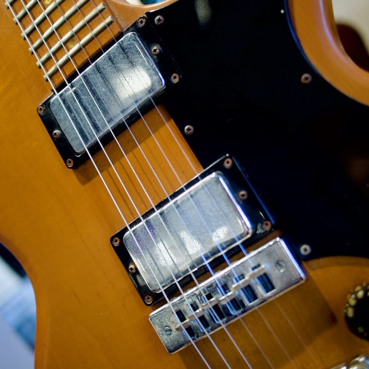 Pre-Loved Gibson L6-S Custom 1977 Electric Guitar in Hardcase - Image 7