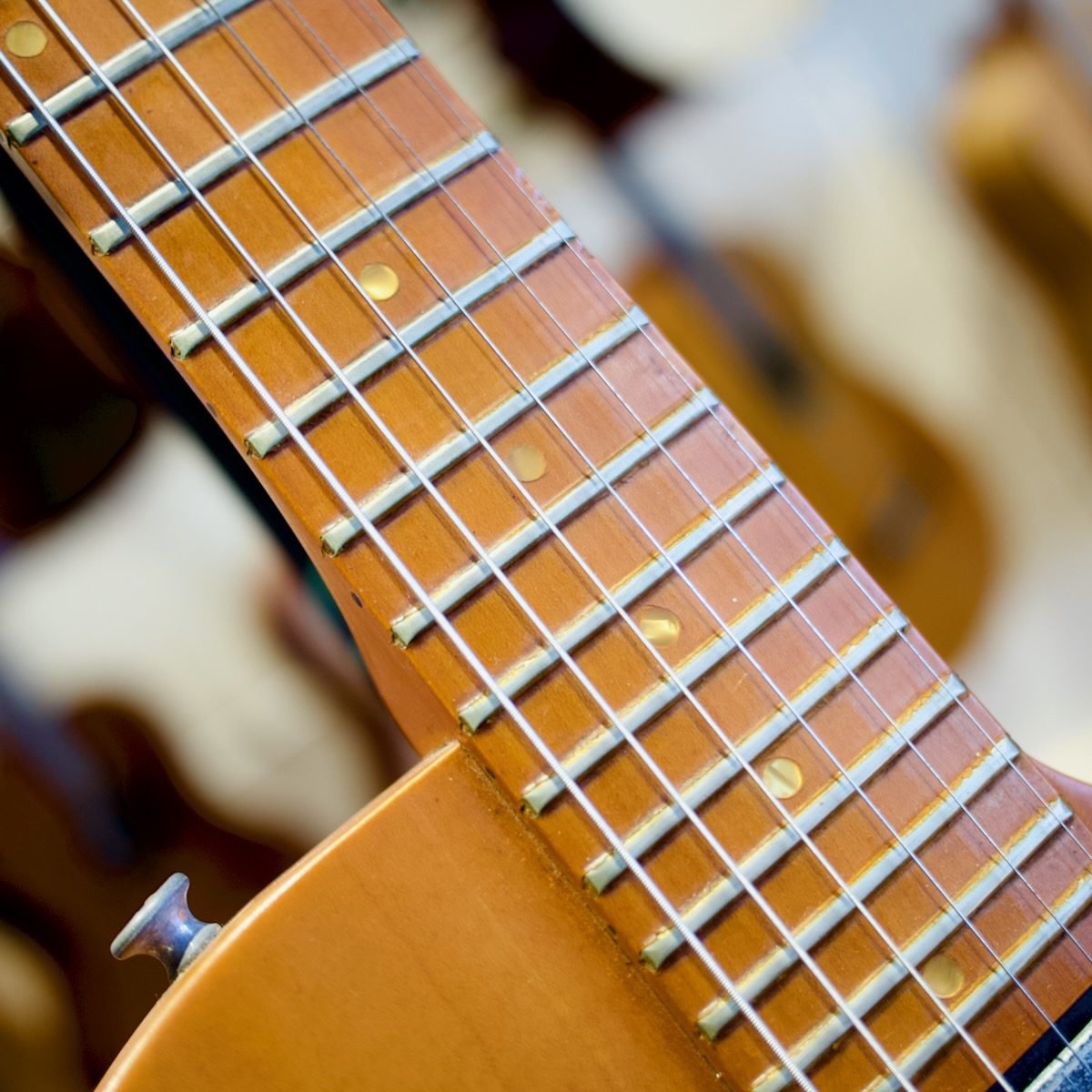 Pre-Loved Gibson L6-S Custom 1977 Electric Guitar in Hardcase - Image 9