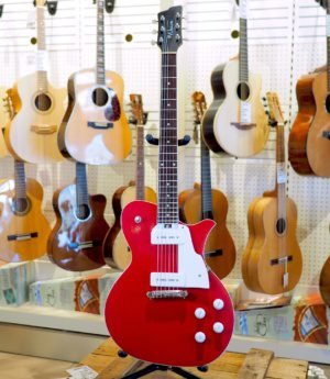 Pre-Loved Weave Minke Electric Guitar in Nitrocellulose Fiesta Red w/ Hardcase