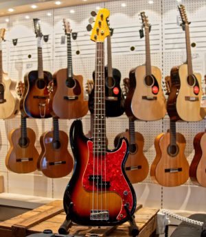 Pre Loved Fender Precision Bass MIJ TSB W/Bag