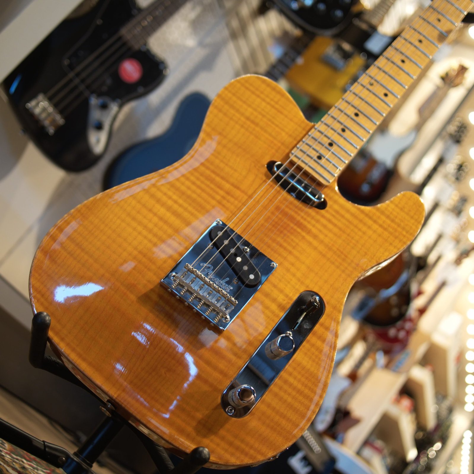 Fender Select Series Telecaster Carved Maple Top - Amber - Image 5