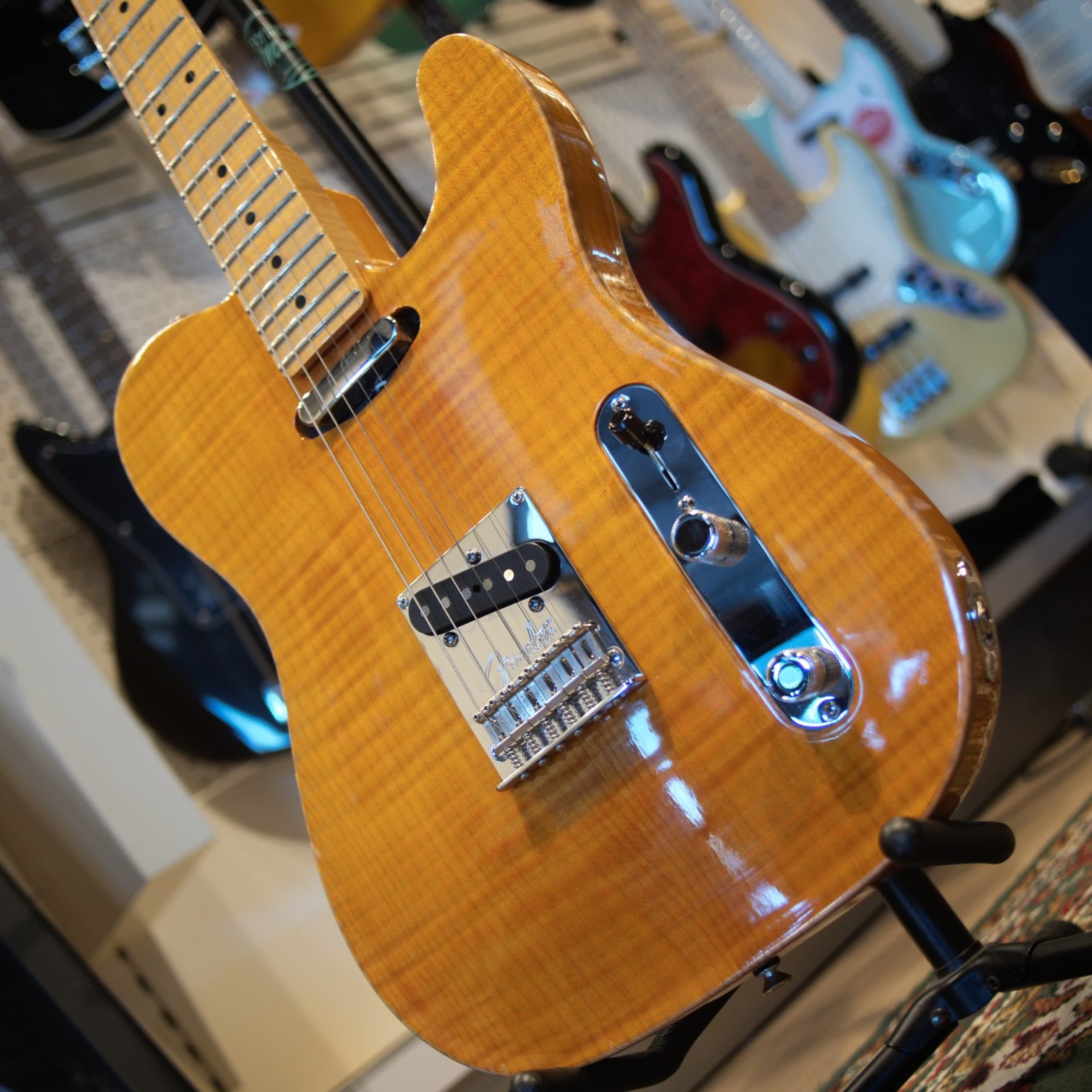 Fender Select Series Telecaster Carved Maple Top - Amber - Image 7
