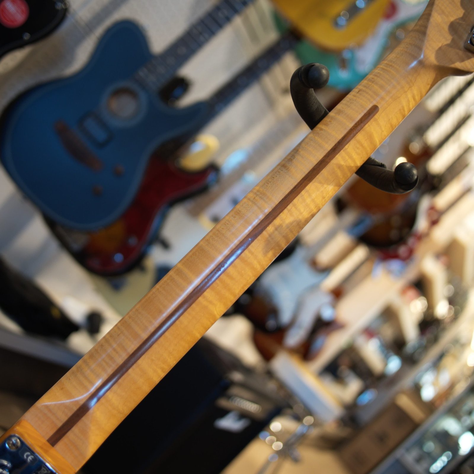 Fender Select Series Telecaster Carved Maple Top - Amber - Image 9